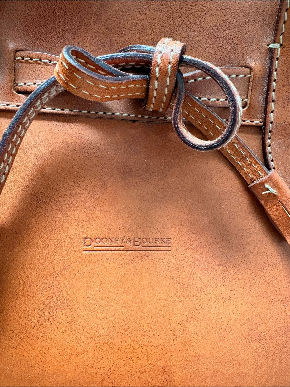 Dooney & Bourke Women’s Leather Tote Bag in Saddle Brown - pre loved condition - Picture 2 of 10